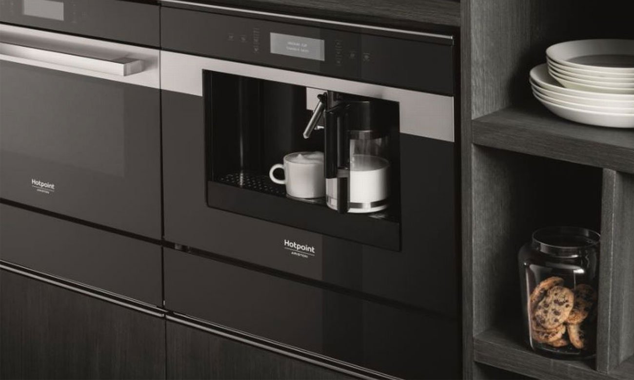 Idealny wygląd urządzenia, dzięki powłoce Silver Ice w ekspresie do kawy Hotpoint CM9945HA